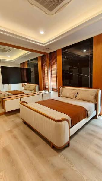 undefined, Bangkok, Praborommaharatchawang, Phra Nakhon, Bangkok, 5 Bedrooms, 450 sqm, Single Detached House For Sale, by Tanaporn Phumvilairak, 500254050 - DDproperty.com