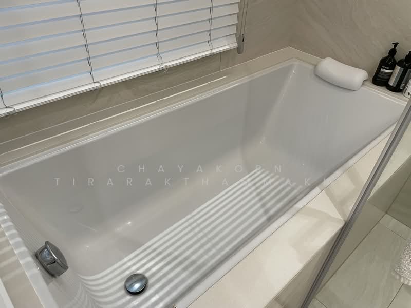 The Strand Thonglor, Bangkok, 36 Soi Sukhumvit 55, Khlong Tan Nua, Watthana, Bangkok, 1 Bedroom, 53 sqm, Condo For Rent, by Chayakorn Tirarakthammakit, 500254062 - DDproperty.com