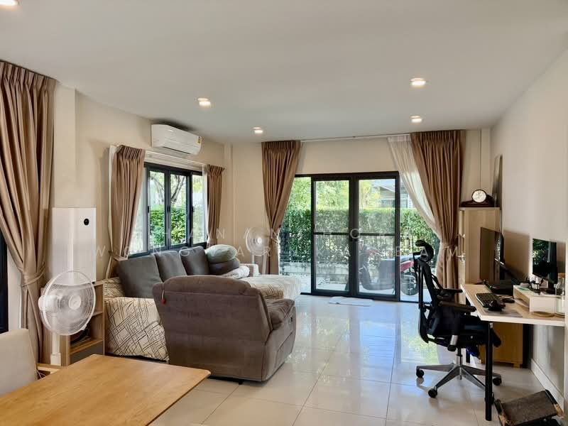 Centro Ratchaphruek-Suanphak 3, Nonthaburi, Bangkruai Jongtanom, Bang Kruai, Bang Kruai, Nonthaburi, 3 Bedrooms, 208 sqm, Single Detached House For Sale, by Thananthorn Wongvarnkaseam, 500254188 - DDproperty.com