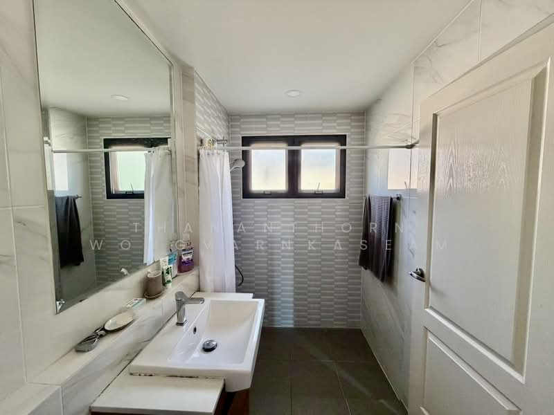 Centro Ratchaphruek-Suanphak 3, Nonthaburi, Bangkruai Jongtanom, Bang Kruai, Bang Kruai, Nonthaburi, 3 Bedrooms, 208 sqm, Single Detached House For Sale, by Thananthorn Wongvarnkaseam, 500254188 - DDproperty.com