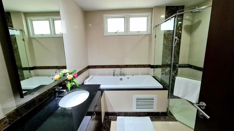 Piyathip Place, Bangkok, 24 Soi Prommitr, Khlong Tan Nua, Watthana, Bangkok, 3 Bedrooms, 287 sqm, Condo For Rent, by Hathaichanok Saenset, 500254273 - DDproperty.com