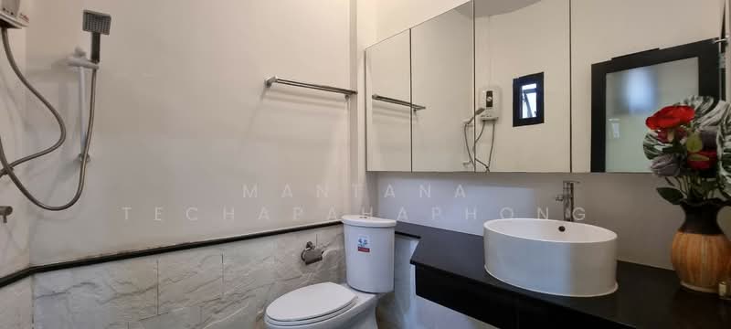 undefined, Chon Buri (Pattaya), Nong Pru, Bang Lamung (Pattaya), Chon Buri (Pattaya), 4 Bedrooms, 200 sqm, Villa For Rent, by Mantana Techapahaphong, 500254323 - DDproperty.com