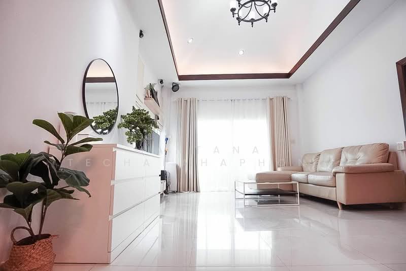 3-BR House, Chon Buri (Pattaya), Huai Yai, Bang Lamung (Pattaya), Chon Buri (Pattaya), 3 Bedrooms, 240 sqm, Single Detached House For Rent, by Mantana Techapahaphong, 500254327 - DDproperty.com