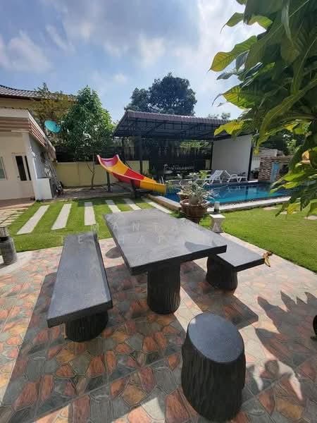 4-BR House, Prachuap Khiri Khan, Thap Tai, Hua Hin, Prachuap Khiri Khan, 4 Bedrooms, 300 sqm, Single Detached House For Rent, by Mantana Techapahaphong, 500254328 - DDproperty.com