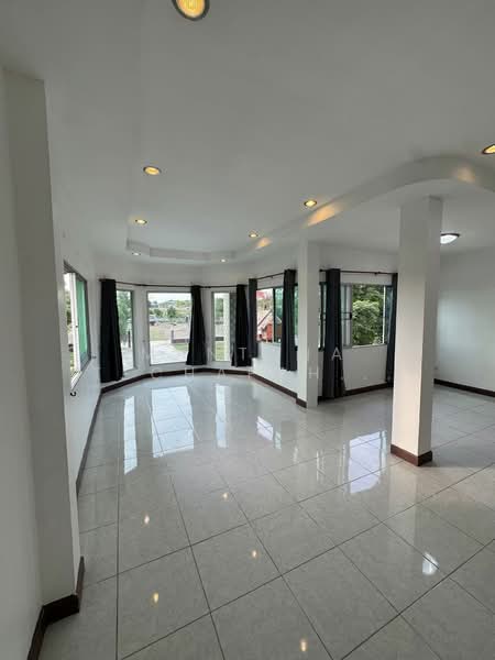 3-BR House, Chon Buri (Pattaya), Na Chom Thian, Sattahip, Chon Buri (Pattaya), 3 Bedrooms, 204 sqm, Single Detached House For Rent, by Mantana Techapahaphong, 500254343 - DDproperty.com