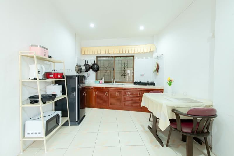 6-BR Villa, Chon Buri (Pattaya), Nong Pru, Bang Lamung (Pattaya), Chon Buri (Pattaya), 6 Bedrooms, 400 sqm, Villa For Rent, by Mantana Techapahaphong, 500254344 - DDproperty.com