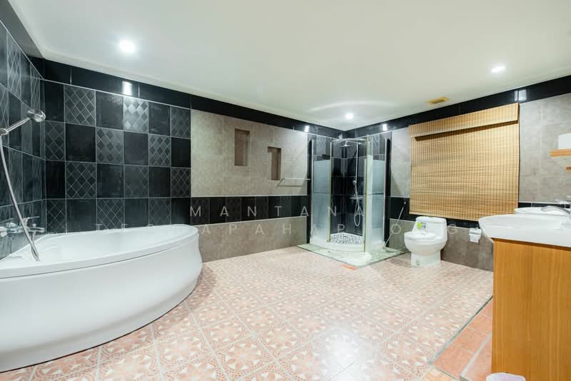 6-BR Villa, Chon Buri (Pattaya), Nong Pru, Bang Lamung (Pattaya), Chon Buri (Pattaya), 6 Bedrooms, 400 sqm, Villa For Rent, by Mantana Techapahaphong, 500254344 - DDproperty.com