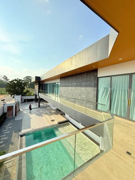 6-BR House, Chon Buri (Pattaya), Bang Lamung, Bang Lamung (Pattaya), Chon Buri (Pattaya), 6 Bedrooms, 587 sqm, Single Detached House For Rent, by Mantana Techapahaphong, 500254357 - DDproperty.com