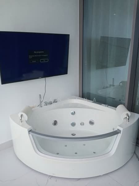 Copacabana Beach Jomtien, Chon Buri (Pattaya), Jomtien Sai Song Rd, Nong Pru, Bang Lamung (Pattaya), Chon Buri (Pattaya), 2 Bedrooms, 64 sqm, Condo For Rent, by Mantana Techapahaphong, 500254382 - DDproperty.com