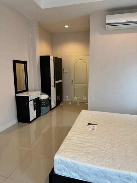 undefined, Chon Buri (Pattaya), Nong Pla Lai, Bang Lamung (Pattaya), Chon Buri (Pattaya), 3 Bedrooms, 296 sqm, Single Detached House For Rent, by Mantana Techapahaphong, 500254427 - DDproperty.com