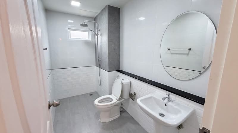 For Rent: 3-story twin house in On Nut – Srinakarin Area, Near Si Srinagarindra 38 MRT Station (SPSS, Bangkok, ศรีนครินทร์ 38, Nong Bon, Prawet, Bangkok, 4 Bedrooms, 285 sqm, Semi-Detached House (Twin House) For Rent, by Khun Poon, 500254534 - DDproperty.com