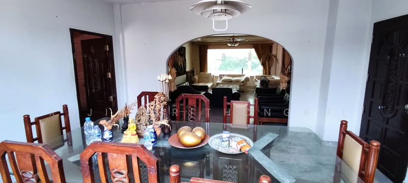 Chang Mai Villa, Chon Buri (Pattaya), Pattaya City, Bang Lamung, Bang Lamung (Pattaya), Chon Buri (Pattaya), 4 Bedrooms, 400 sqm, Single Detached House For Sale, by Rajit Srithongkul, 500254584 - DDproperty.com