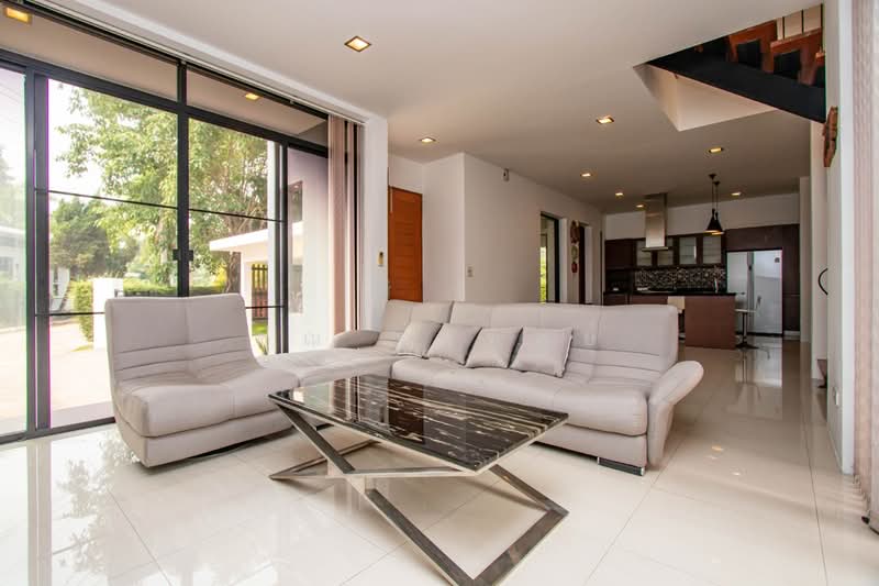 ขาย - ขายวิลล่าพร้อมสระว่ายน้ำส่วนตัว 3 ห้องนอนสไตล์ร่วมสมัย ในแม่ริม, เชียงใหม่