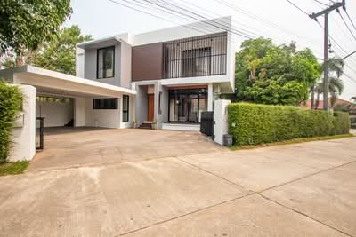 ขาย - ขายวิลล่าพร้อมสระว่ายน้ำส่วนตัว 3 ห้องนอนสไตล์ร่วมสมัย ในแม่ริม, เชียงใหม่