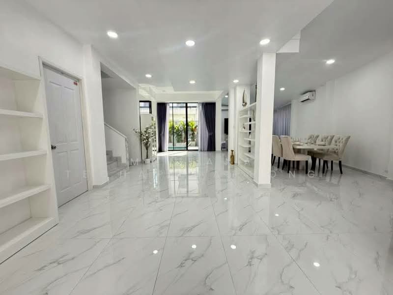 undefined, Chon Buri (Pattaya), Nong Pru, Bang Lamung (Pattaya), Chon Buri (Pattaya), 4 Bedrooms, 200 sqm, Single Detached House For Rent, by Mantana Techapahaphong, 500254604 - DDproperty.com