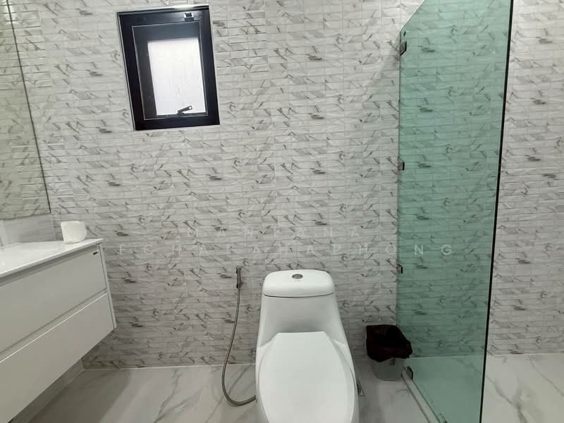 undefined, Chon Buri (Pattaya), Nong Pru, Bang Lamung (Pattaya), Chon Buri (Pattaya), 4 Bedrooms, 200 sqm, Single Detached House For Rent, by Mantana Techapahaphong, 500254604 - DDproperty.com