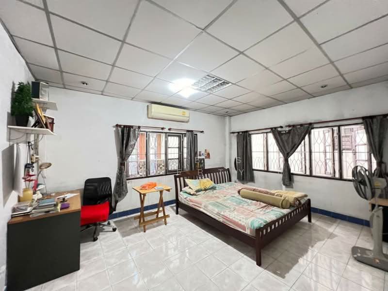 รัตนโกสินทร์ 200 ปี, Pathum Thani, Prachathipat, Thanyaburi, Pathum Thani, 4 Bedrooms, 100 sqm, Single Detached House For Sale, by The Best Property บี, 500254710 - DDproperty.com