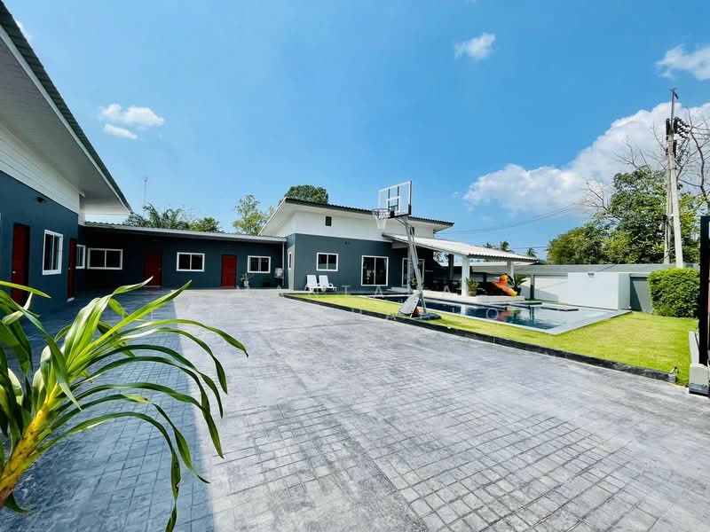 10-BR Villa, Chon Buri (Pattaya), Poong, Bang Lamung (Pattaya), Chon Buri (Pattaya), 10+ Bedrooms, 800 sqm, Villa For Rent, by Mantana Techapahaphong, 500254726 - DDproperty.com