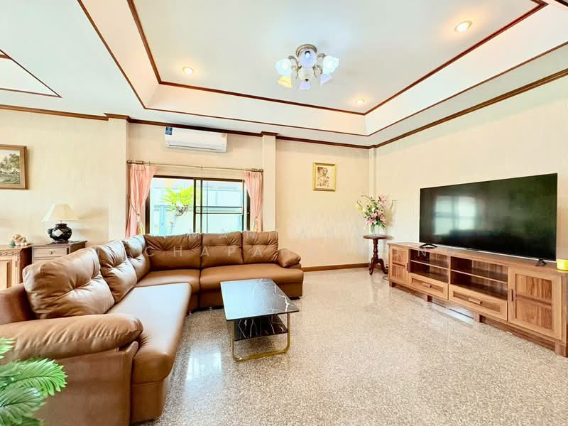 undefined, Chon Buri (Pattaya), Nong Pru, Bang Lamung (Pattaya), Chon Buri (Pattaya), 3 Bedrooms, 250 sqm, Single Detached House For Rent, by Mantana Techapahaphong, 500254733 - DDproperty.com