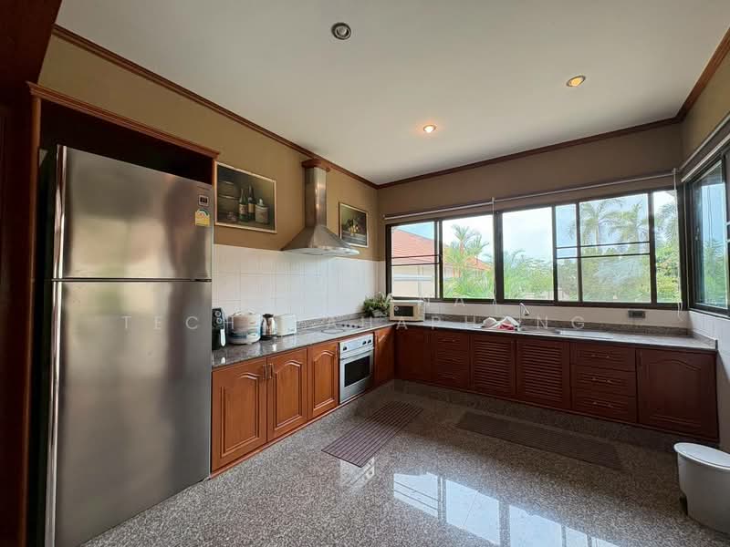 undefined, Chon Buri (Pattaya), Nong Pru, Bang Lamung (Pattaya), Chon Buri (Pattaya), 3 Bedrooms, 250 sqm, Single Detached House For Rent, by Mantana Techapahaphong, 500254733 - DDproperty.com