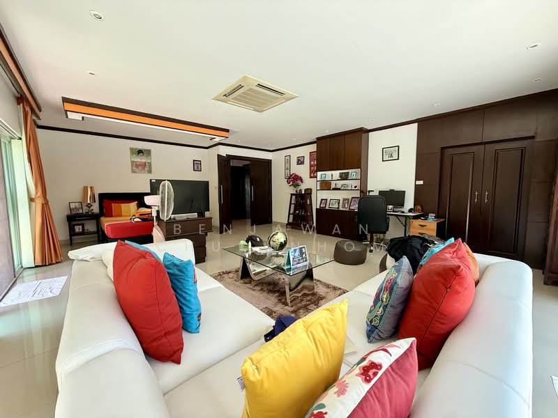 Jomtien Park Villas, Chon Buri (Pattaya), 66 Soi Thep Prasit 17, Nong Pru, Bang Lamung (Pattaya), Chon Buri (Pattaya), 4 Bedrooms, 500 sqm, Villa For Rent, by Benjawan Chukunhom, 500254739 - DDproperty.com