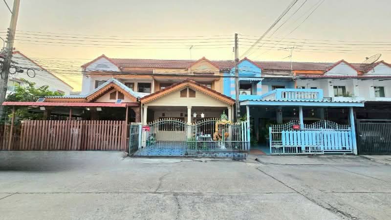 ทาวน์โฮม คัทลียาวิลล์ ลำลูกกาคลอง 4 (ลำลูกกา 49) ราคาถูก, Pathum Thani, ลำลูกกา, Lat Sawai, Lam Luk Ka, Pathum Thani, 3 Bedrooms, 160 sqm, Townhouse For Sale, by คุณ ศันสนีย์ ( เก๋ ), 500254752 - DDproperty.com