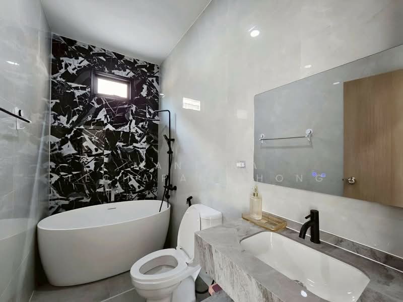 3-BR Villa, Chon Buri (Pattaya), Surasak, Si Racha, Chon Buri (Pattaya), 3 Bedrooms, 70 sqm, Villa For Rent, by Mantana Techapahaphong, 500254802 - DDproperty.com