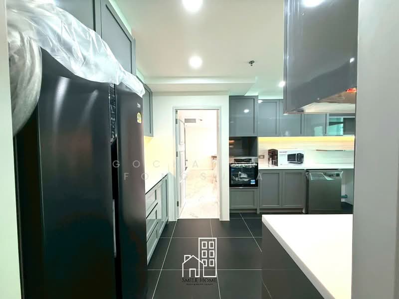 Shanti Sadan, Bangkok, 28 Sukhumvit 59, Khlong Tan Nua, Watthana, Bangkok, 3 Bedrooms, 285 sqm, Condo For Rent, by Gochaporn Fongsupa, 500254853 - DDproperty.com