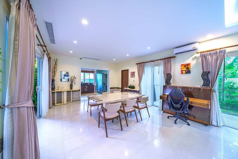 4 Bedroom Pool Villa for Sale in Rawai Phuket | Private Pool | Spacious Family Living, Phuket, Rawai, Muang Phuket, Phuket, 4 Bedrooms, 234 sqm, Single Detached House For Sale, by Fazwaz (Thailand) Co., Ltd., 500254878 - DDproperty.com