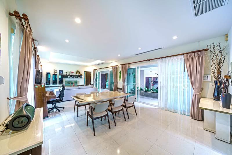 4 Bedroom Pool Villa for Sale in Rawai Phuket | Private Pool | Spacious Family Living, Phuket, Rawai, Muang Phuket, Phuket, 4 Bedrooms, 234 sqm, Single Detached House For Sale, by Fazwaz (Thailand) Co., Ltd., 500254878 - DDproperty.com