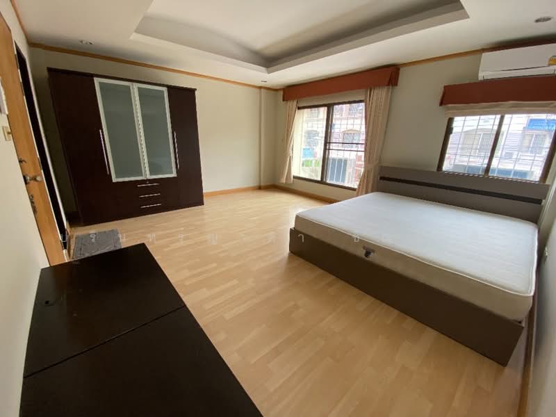 Baan Klang Muang Rama 9 Soi 43, Bangkok, พระราม 9 ซอย 43, Suan Luang, Suan Luang, Bangkok, 3 Bedrooms, 170 sqm, Townhouse For Rent, by ปรินทร์ญาดา ชิณโชติ, 500254883 - DDproperty.com