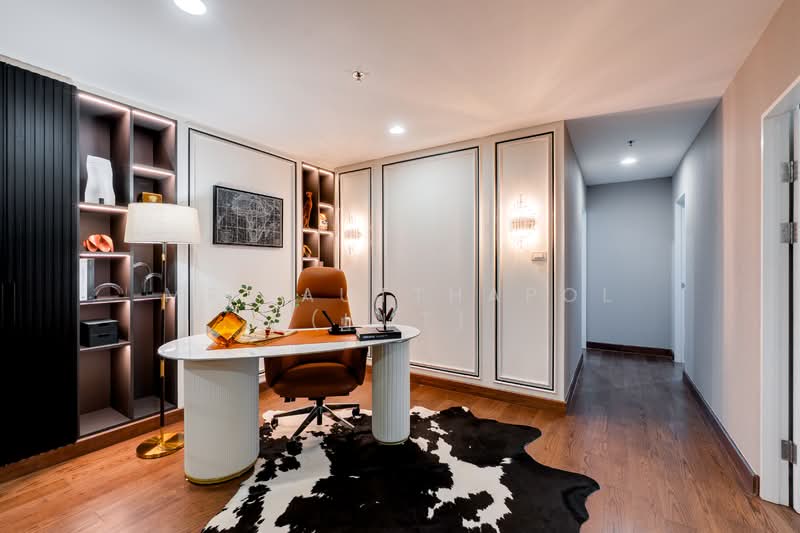 Belle Grand Rama 9, Bangkok, 131 Rama 9 Road, Huai Khwang, Huai Khwang, Bangkok, 4 Bedrooms, 220 sqm, Condo For Sale, by Mr. Autthapol (Hut), 500254893 - DDproperty.com