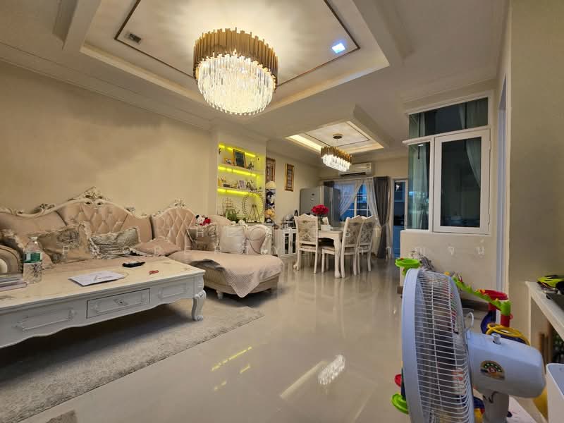 หมู่บ้านโกลด้นทาวน์ ลาดพร้าว-เกษตรนวมินทร์ บึงกุ่ม กรุงเทพมหานคร, Bangkok, Khlong Kum, Bueng Kum, Bangkok, 4 Bedrooms, 120 sqm, Townhouse For Sale, by The Best Property  กาญจน์, 500254953 - DDproperty.com