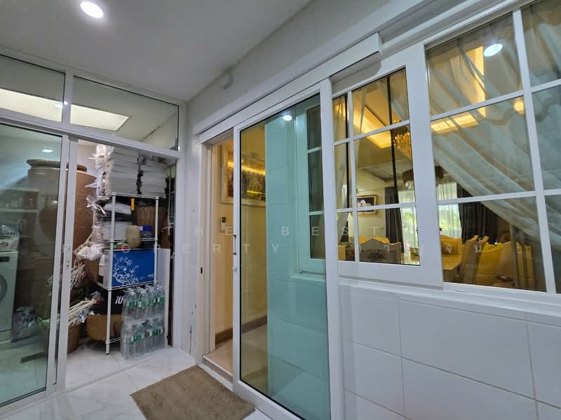 หมู่บ้านโกลด้นทาวน์ ลาดพร้าว-เกษตรนวมินทร์ บึงกุ่ม กรุงเทพมหานคร, Bangkok, Khlong Kum, Bueng Kum, Bangkok, 4 Bedrooms, 120 sqm, Townhouse For Sale, by The Best Property  กาญจน์, 500254953 - DDproperty.com