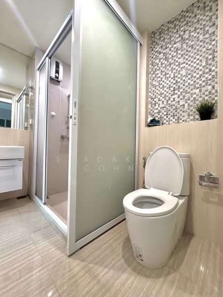 Life Ratchadapisek, Bangkok, 279 Ratchadapisaek Road, Huai Khwang, Huai Khwang, Bangkok, 2 Bedrooms, 46 sqm, Condo For Sale, by Jesadakorn Cohn, 500255038 - DDproperty.com