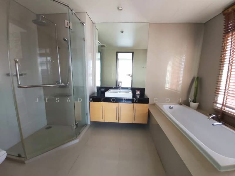Fullerton Sukhumvit, Bangkok, Sukhumvit Road, Khlong Tan Nua, Watthana, Bangkok, 3 Bedrooms, 132 sqm, Condo For Sale, by Jesadakorn Cohn, 500255052 - DDproperty.com