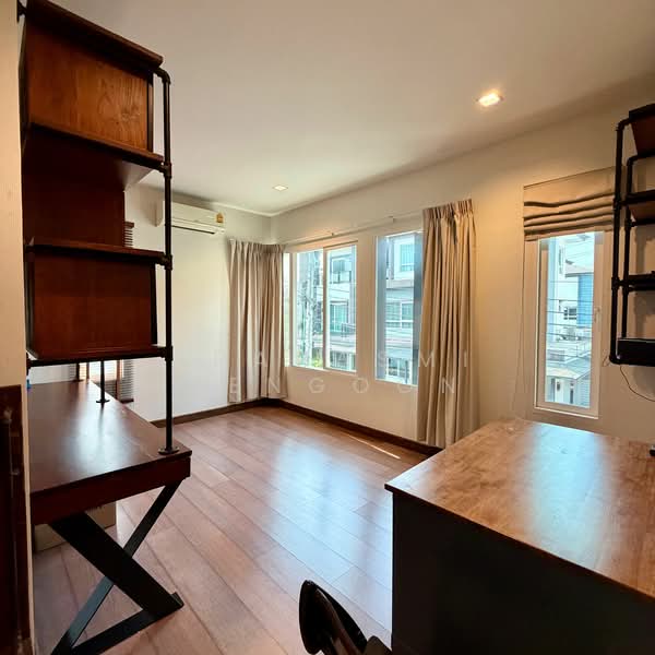 Casa Legend Ratchaphruek-Pinklao, Bangkok, 98 Ratchaphruek Rd, Taling Chan, Taling Chan, Bangkok, 3 Bedrooms, 350 sqm, Single Detached House For Rent, by Aparasmi Mengoon, 500255075 - DDproperty.com