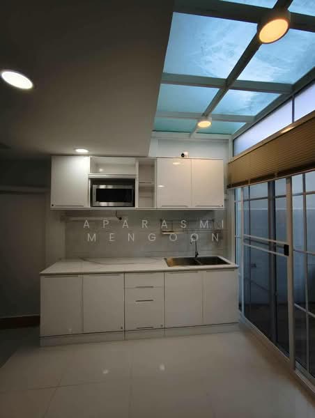 3-BR Townhouse, Bangkok, Chatuchak, Chatuchak, Bangkok, 3 Bedrooms, 150 sqm, Townhouse For Rent, by Aparasmi Mengoon, 500255089 - DDproperty.com