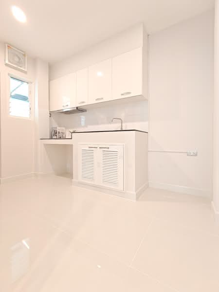 Centro Srinakarin-Bangna, Bangkok, Chaloem Phrakiat Rama 9 Road, Nong Bon, Prawet, Bangkok, 4 Bedrooms, 200 sqm, Single Detached House For Sale, by Roongrat Maitreejittawon, 500255122 - DDproperty.com