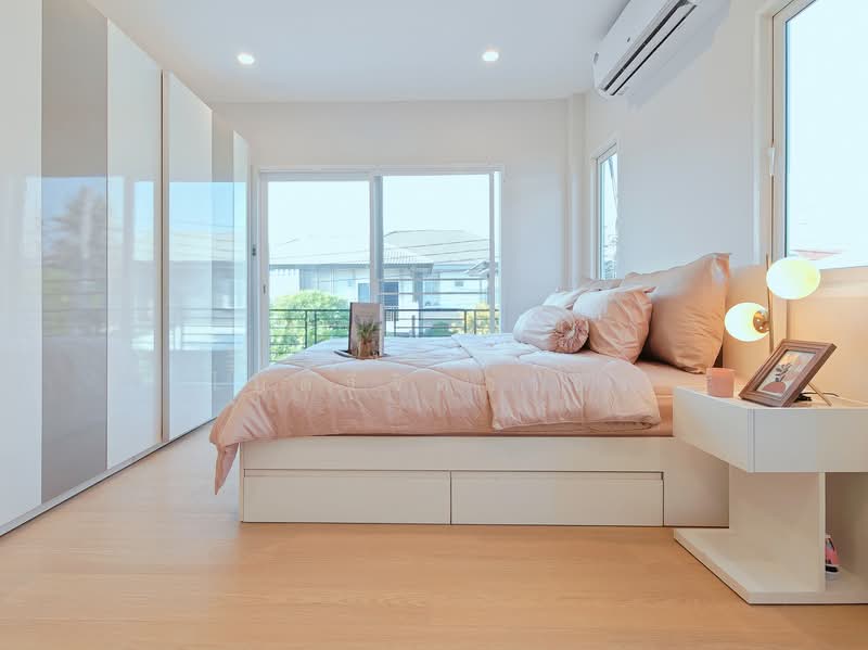 Centro Srinakarin-Bangna, Bangkok, Chaloem Phrakiat Rama 9 Road, Nong Bon, Prawet, Bangkok, 4 Bedrooms, 200 sqm, Single Detached House For Sale, by Roongrat Maitreejittawon, 500255122 - DDproperty.com