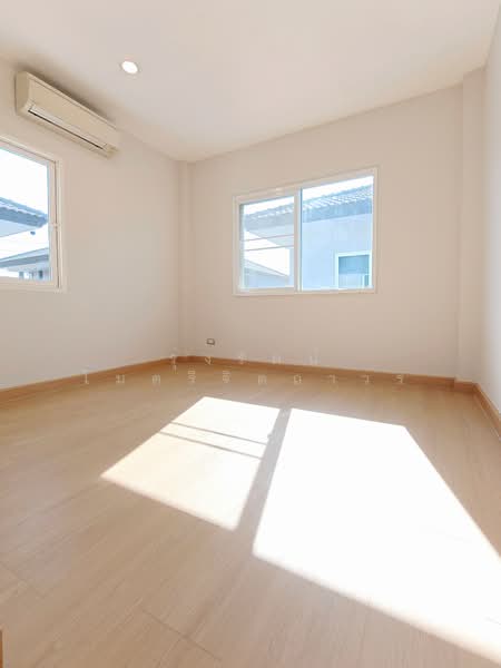 Centro Srinakarin-Bangna, Bangkok, Chaloem Phrakiat Rama 9 Road, Nong Bon, Prawet, Bangkok, 4 Bedrooms, 200 sqm, Single Detached House For Sale, by Roongrat Maitreejittawon, 500255122 - DDproperty.com