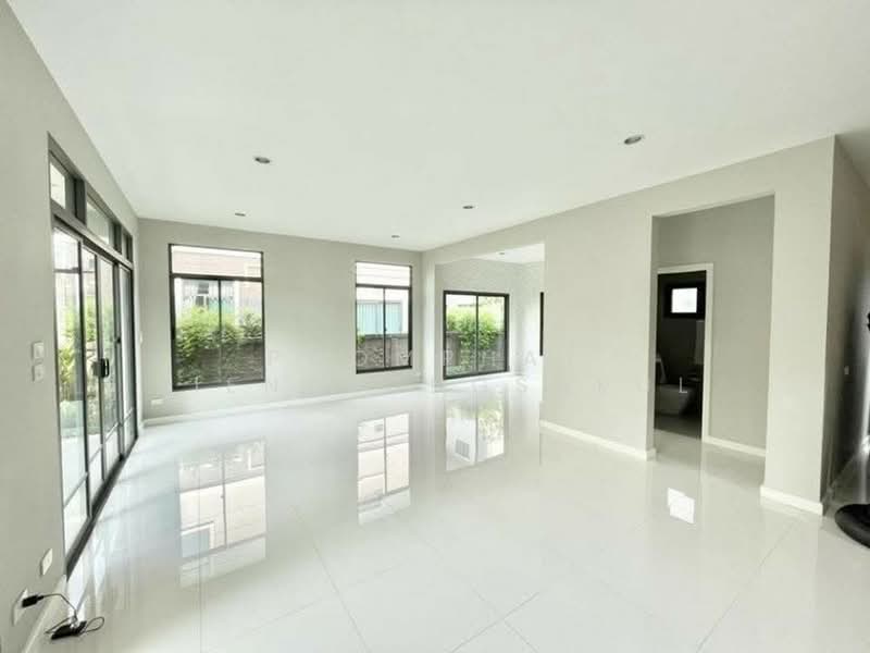The Palm Pattanakarn, Bangkok, Phatthanakan Road, Suan Luang, Suan Luang, Bangkok, 3 Bedrooms, 242 sqm, Single Detached House For Sale, by Poomphat Tienthongsakul, 500255142 - DDproperty.com