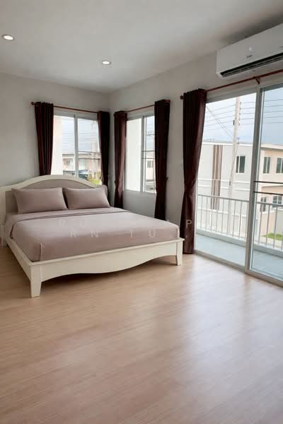 ทาวน์เฮ้าส์ให้เช่า – ใกล้มหาวิทยาลัยแม่โจ้ เพียง 5 นาที ค่าเช่า 20,000 บาท / เดือน No.11H638, Chiang Mai, Nong Chom, San Sai, Chiang Mai, 3 Bedrooms, 110 sqm, Townhouse For Rent, by Rutchaporn Tunsiri, 500255183 - DDproperty.com