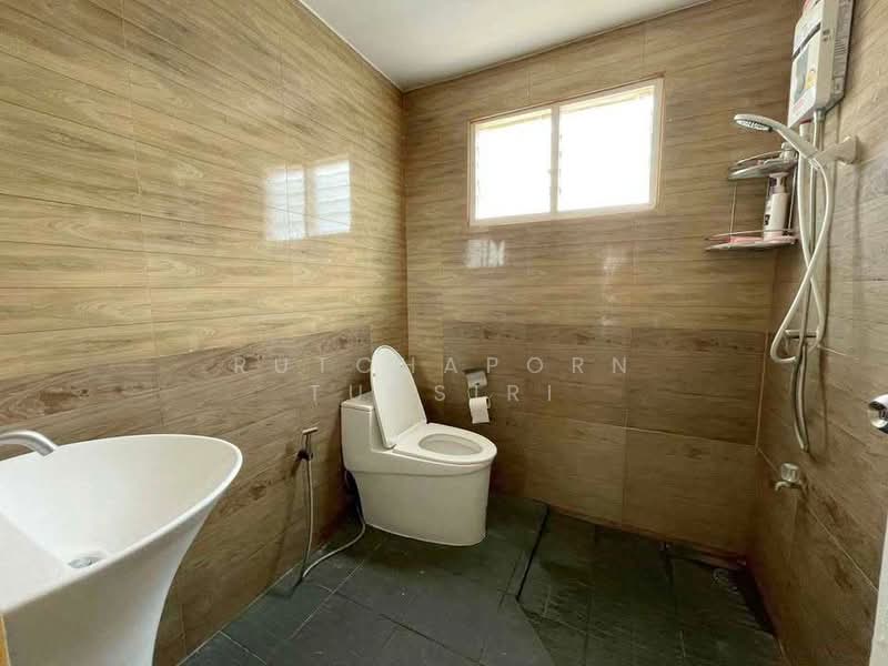 บ้านให้เช่า – ใกล้โรงเรียนต้นกล้า เพียง 5 นาที ค่าเช่า 17,000 บาท / เดือน รหัสทรัพย์ : No.11H639, เชียงใหม่, หนองหาร, สันทราย, เชียงใหม่, 150 ตร.ม., บ้านเดี่ยว ให้เช่า, โดย Rutchaporn Tunsiri, 500255200 - DDproperty.com