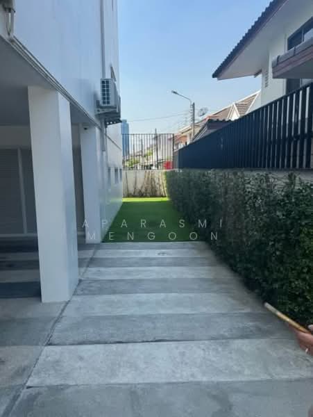 LUXE 35 Ratchada-Ladprao, Bangkok, Soi Lat Phrao 35, Lat Phrao Road, Chan Kasem, Chatuchak, Bangkok, 3 Bedrooms, 400 sqm, Townhouse For Sale, by Aparasmi Mengoon, 500255208 - DDproperty.com