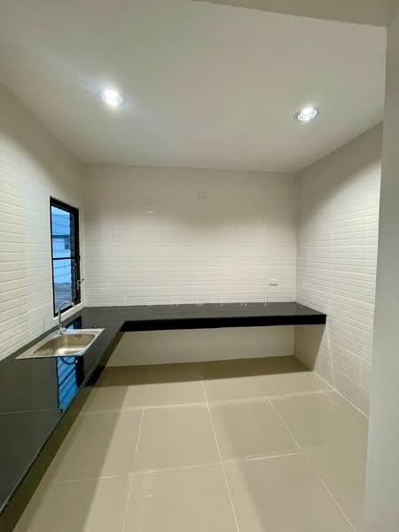 บ้านให้เช่า – ใกล้โรงเรียนนานาชาติเกรซ เพียง 5 นาที ค่าเช่า 18,000 บาท /เดือน รหัสทรัพย์ :No.14H1072, Chiang Mai, Han Kaeo, Hang Dong, Chiang Mai, 3 Bedrooms, 200 sqm, Single Detached House For Rent, by Rutchaporn Tunsiri, 500255229 - DDproperty.com