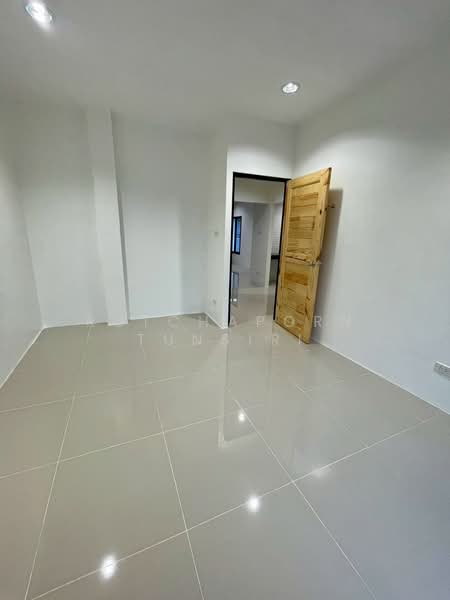 บ้านให้เช่า – ใกล้โรงเรียนนานาชาติเกรซ เพียง 5 นาที ค่าเช่า 18,000 บาท /เดือน รหัสทรัพย์ :No.14H1072, Chiang Mai, Han Kaeo, Hang Dong, Chiang Mai, 3 Bedrooms, 200 sqm, Single Detached House For Rent, by Rutchaporn Tunsiri, 500255229 - DDproperty.com