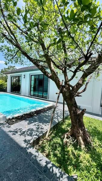 Pool Villa ให้เช่า ใกล้กาดฝรั่ง เพียง 5 นาที ค่าเช่า 170,000 บาท / เดือน รหัสทรัพย์ : No.14P021, Chiang Mai, Ban Waen, Hang Dong, Chiang Mai, 4 Bedrooms, 440 sqm, Single Detached House For Rent, by Rutchaporn Tunsiri, 500255237 - DDproperty.com