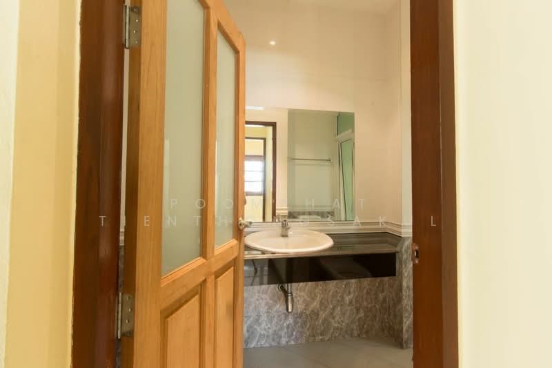 4-BR House, Bangkok, Nawamin, Bueng Kum, Bangkok, 4 Bedrooms, 357 sqm, Single Detached House For Sale, by Poomphat Tienthongsakul, 500255253 - DDproperty.com