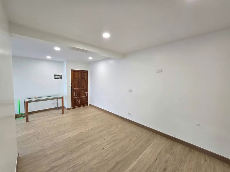 Eastwood Park, Bangkok, On Nut 36 Alley, Suan Luang, Suan Luang, Bangkok, 2 Bedrooms, 65 sqm, Condo For Sale, by Suthasinee Chenchopching, 500255274 - DDproperty.com